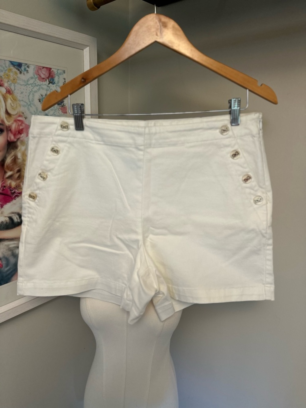 J. McLaughlin White High-Rise Button-Accent Shorts